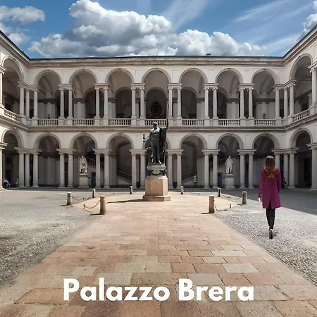 Brera Vip Spotlight - Brera - Duomo - Castello Sforzesco - Lanza Metro M2 Milan