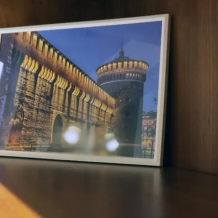 Brera Vip Spotlight - Brera - Duomo - Castello Sforzesco - Lanza Metro M2 Milan